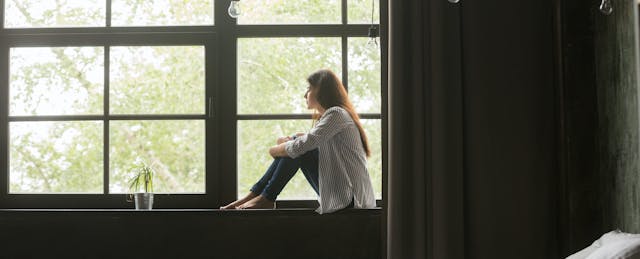 Can a Residential College Sell an Online Experience in a Crisis? 
